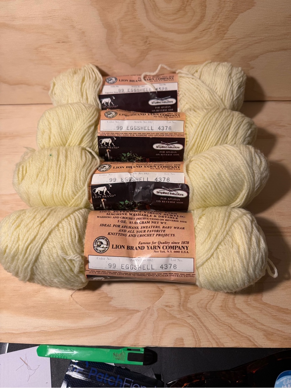Lion Brand 'Eggshell' Soft Cream Yarn - Multipack Skeins